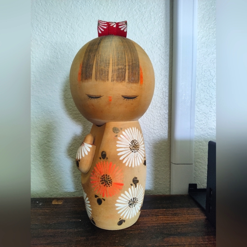 Kokeshi. LARGE, Sweet Kokeshi. Vintage Japanese Wooden doll by Ryoka Aoki.